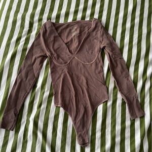 Free People Meg Seamless V-Neck Long-Sleeve Tan Bodysuit